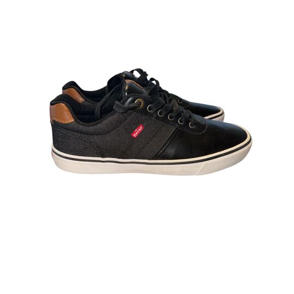 Levi's Comfort Men's SHOES, Black Low Cut Model 51776101A Size 8.5 - Picture 1 of 6